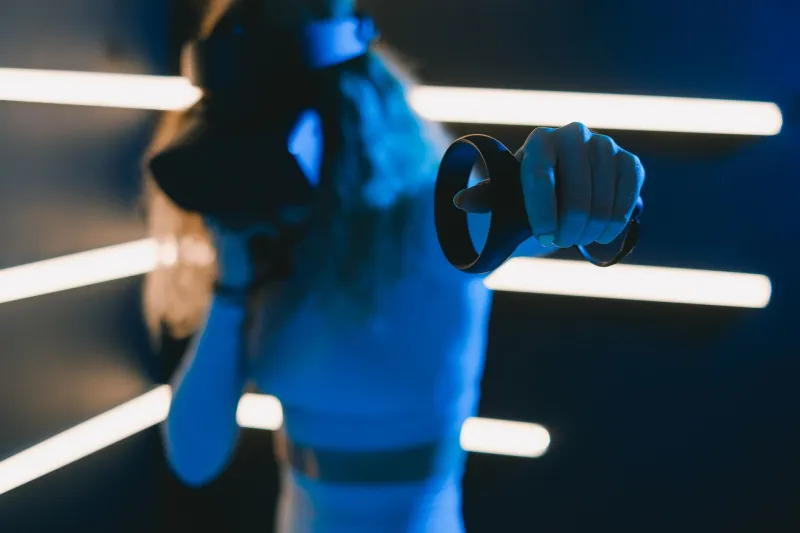 Pixels, Tokens, and Real Bets: What the Metaverse Is Doing to Online Gaming